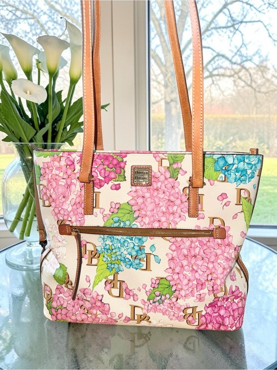 Dooney & Bourke Handbags - Dooney & Bourke EUC Floral Hydrangea Tote in Pink, Blue and Brown